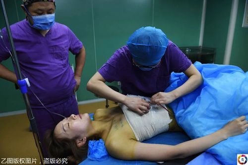 男生有隆胸体验？男人如何看待女人隆胸