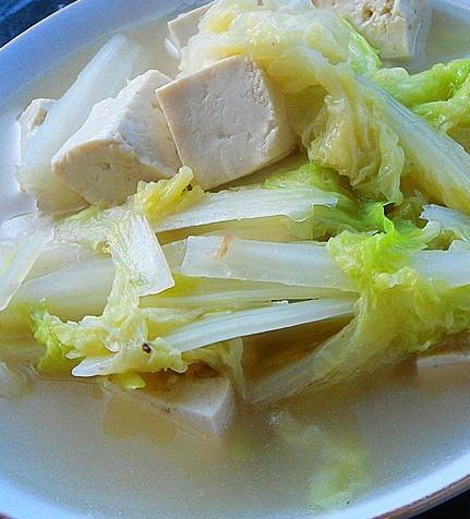 冻白菜豆腐汤做法？（白菜豆腐汤营养价值）