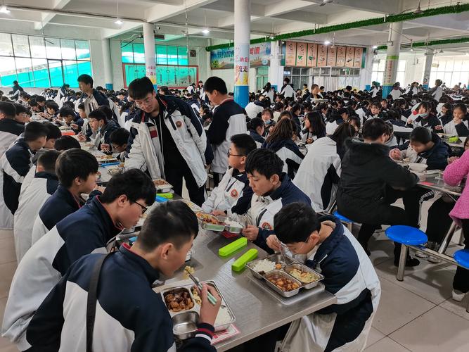 郑州中学食堂伙食怎么样？（郑州哪里可以学营养）