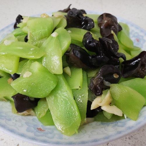 青油炒菜有营养吗（青油炒菜有营养吗视频）