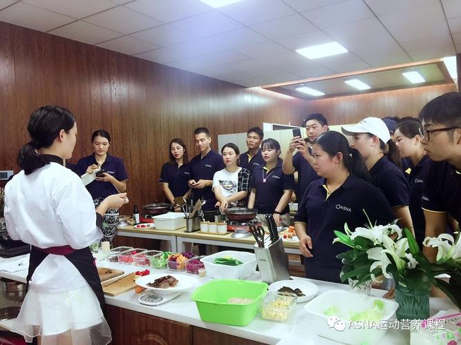 营养配餐知识讲座（营养配餐实操上什么）